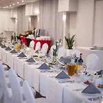 Отель Mazovia Airport Modlin 3*