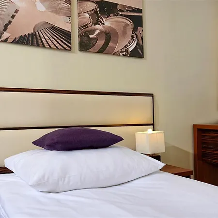 Hotel Mazovia Airport Modlin 3*