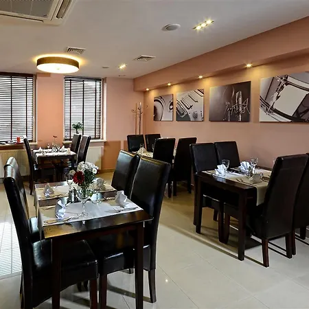 Otel Mazovia Airport Modlin 3*