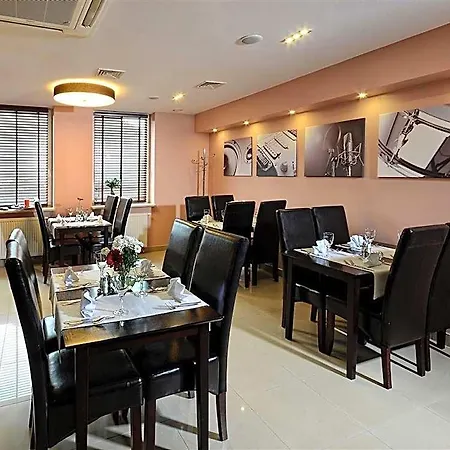 Hotel Mazovia Airport Modlin 3*