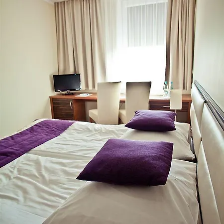 Hotel Mazovia Airport Modlin 3*