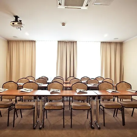 Hotel Mazovia Airport Modlin 3*