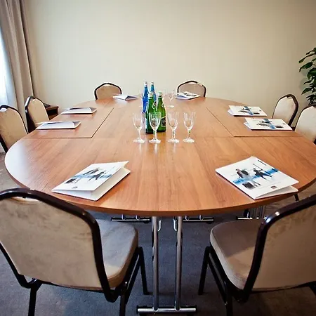 Otel Mazovia Airport Modlin 3*