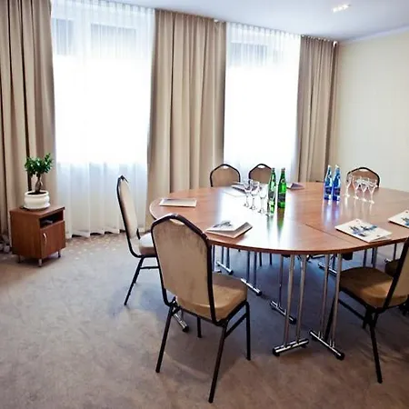 Otel Mazovia Airport Modlin 3*