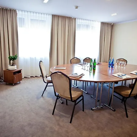 Отель Mazovia Airport Modlin 3*